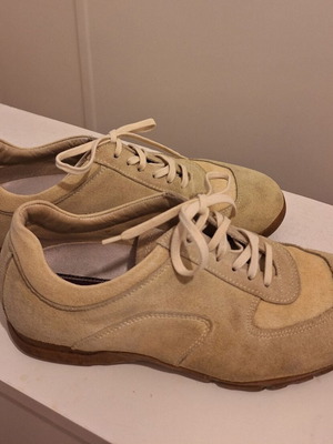 Marlboro Classics men's athletic shoes used, beige, size 41