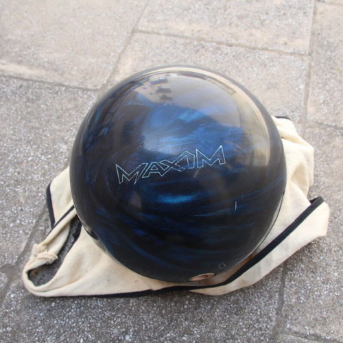 Bowling balls used, pack of 14 pieces