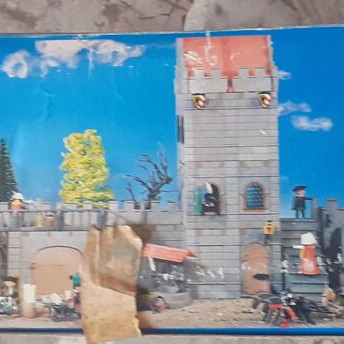 Lyra Playmobil Knight Castle with Box used