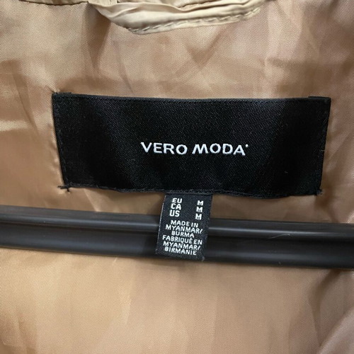 Vero Moda sleeveless beige vest like new, size M