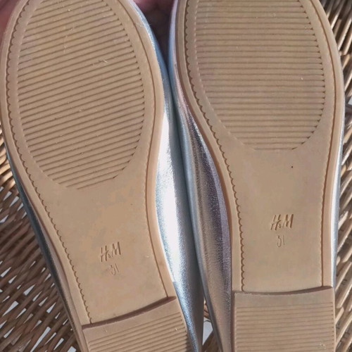 H&M Silver Ballerinas Size 31 Like New