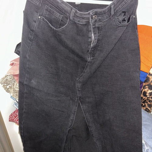Black denim skirt One Size like new by Adam's Shoes