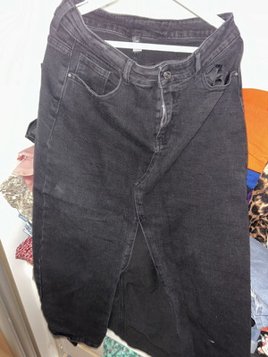 Black denim skirt One Size like new by Adam's Shoes