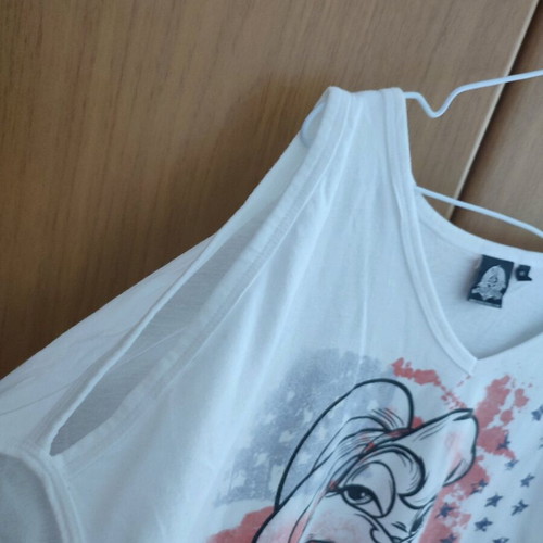 Looney Tunes collectible t-shirt white, size M, like new