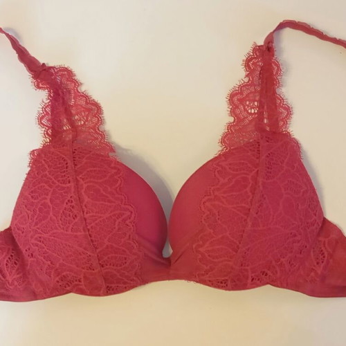 Luna bra size 70 cup C, almost like new, dark red