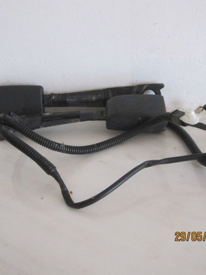 Toyota Yaris '07-'12 left and right seat belt buckles used
