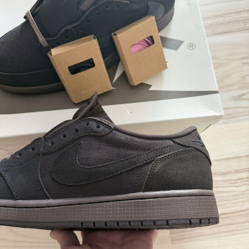 Nike Air Jordan 1 Low Travis Scott sneakers brand new, size EU 44, brown