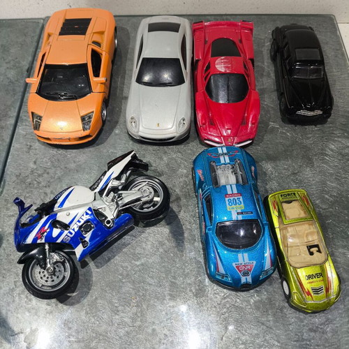 Σετ αυτοκινητάκια μεταχειρισμένα με Lamborghini, Ferrari, μηχανή Suzuki