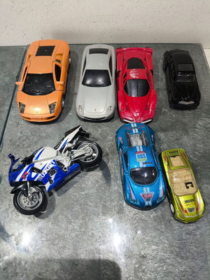 Σετ αυτοκινητάκια μεταχειρισμένα με Lamborghini, Ferrari, μηχανή Suzuki