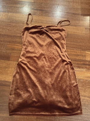 Honey Punch dress size M like new, orange gold velvet fabric