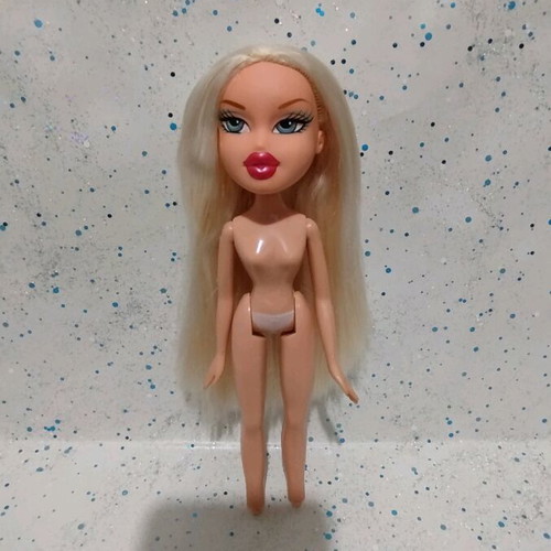 Bratz Play Sports Cloe doll used with flaws