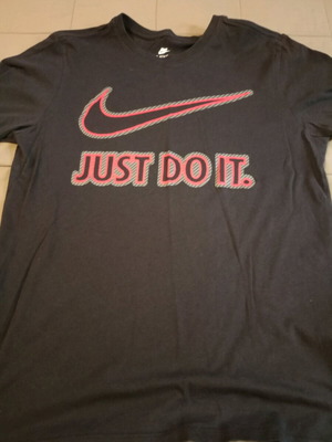 Nike тениска употребявана, размер M, черна