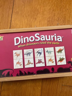 Wooden dominoes with dinosaurs 28 pcs new
