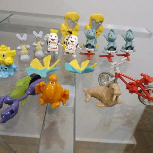 Kinder Surprise collectible 16 pieces new