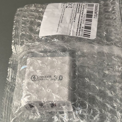 Charger 3.0 USB & USB-C PD 20W with 4 ports new