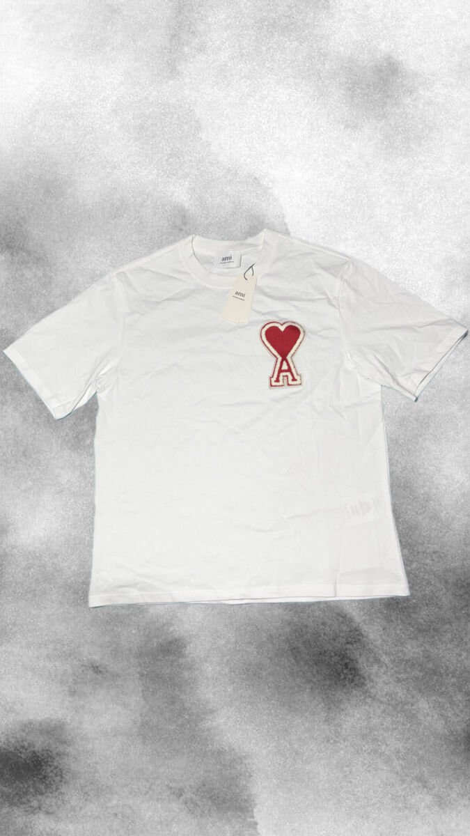 Ami Paris white T-shirt new with tags,… - € 39,00 - Vendora.cy
