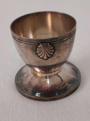 Αυγοθήκη επαργυρη γαλλική μεταχειρισμένη με σχέδιο κοχύλι