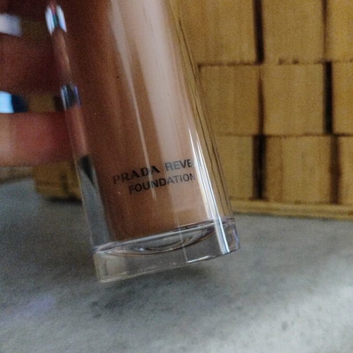 Prada Reveal Foundation new, MW50 medium warm shade