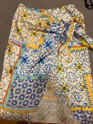 Zara satin skirt colorful size small like new