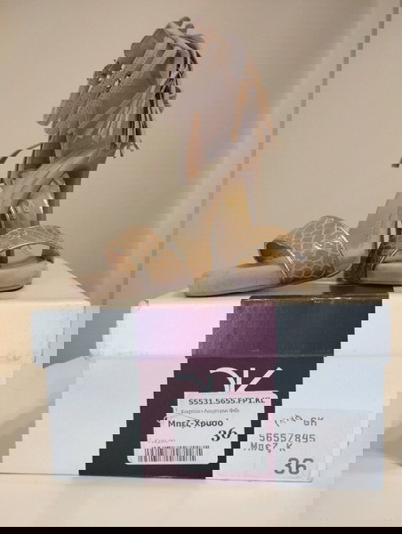 Μπεζ ψηλοτάκουνα suede πέδιλα