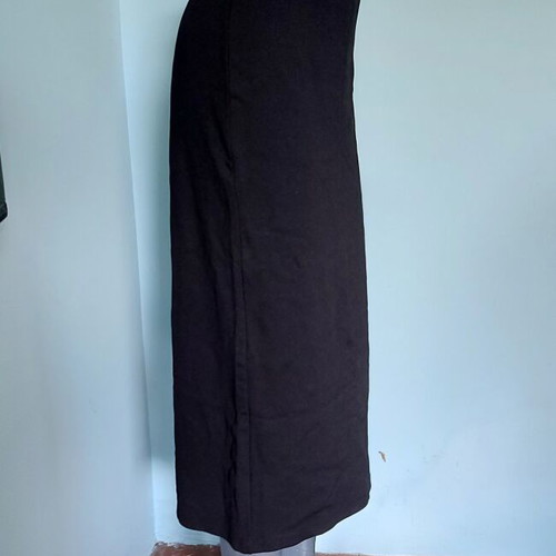 Sport skirt with slit and trim like new, sizes L to XXL