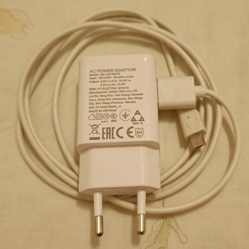 Charger 15 watt micro USB like new, cable choice