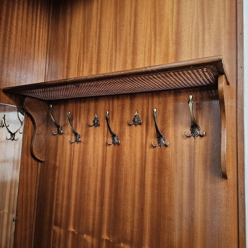 Coat rack with hooks like new