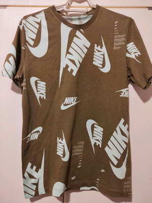 Nike T-shirt like new, size M, olive color with blue designs