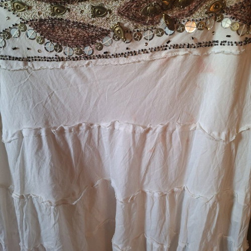 White skirt with embroidery, like new, 100% cotton, size M