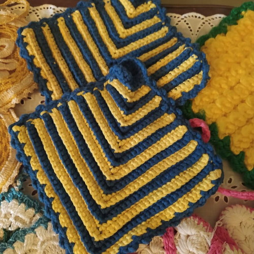 Kitchen potholders crochet like new, handmade vintage for decoration