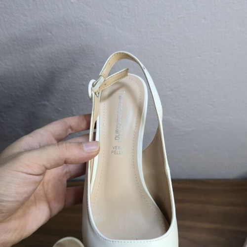 Francescomilano leather slingback pumps size 39 like new, black and white