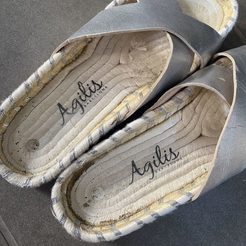 Agilis leather handmade silver mules like new