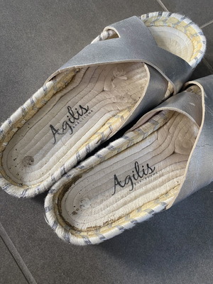 Agilis leather handmade silver mules like new