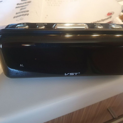 Digital alarm clock like new, tabletop
