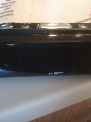 Digital alarm clock like new, tabletop