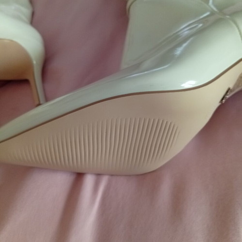 Patent leather boots cream color, new, size 38, knee-high with zipper