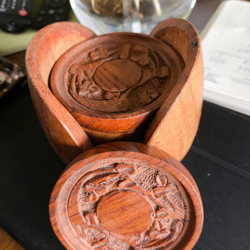 India coasters like new, wooden hand-carved set of 6