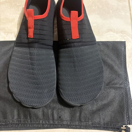 Crivt water shoes size 43, black and red