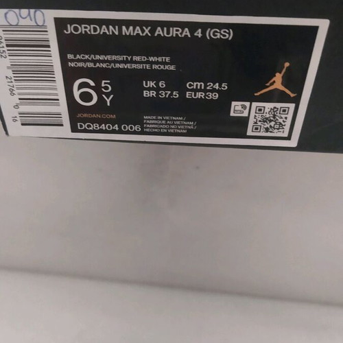 Jordan Max Aura athletic shoes like new, size 39, black and red