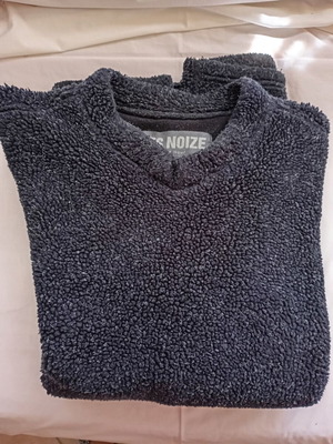 Its Noize men's sweater XXL like new, black boucle knitwear