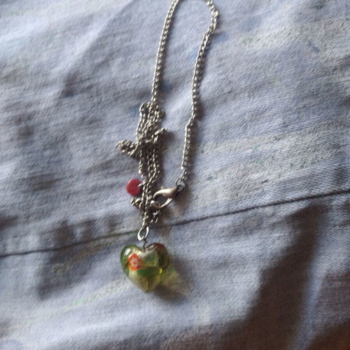 Necklace like new with chain and heart pendant