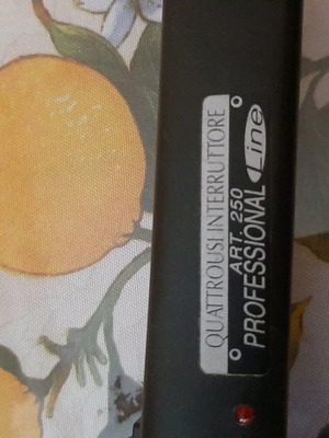 Hair straightener used, barely used