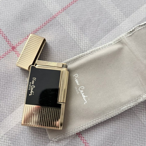 Pierre Cardin lighter black and gold 90s like new