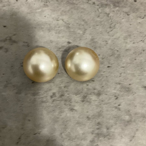 Clip-on pearl earrings like new, fashion jewelry