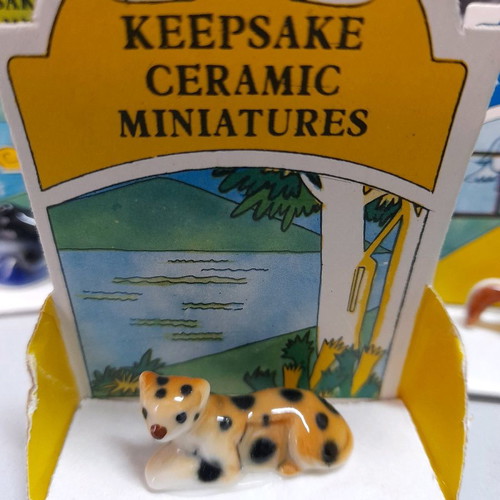Vintage Keepsake ceramic miniatures new, set of 3