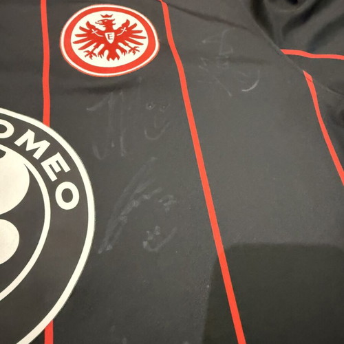 Eintracht Frankfurt 2015/16 Jersey Nike #15 Djakpa used with signatures XL
