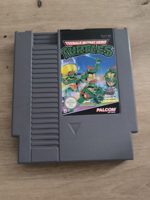 Teenage Mutant Hero Turtles NES cartridge used, Nintendo