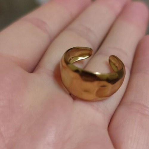 Gold embossed ring made of stainless steel new