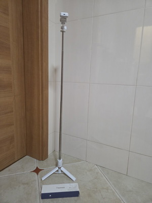 TUPWOON wireless selfie stick with tripod and Bluetooth remote, new