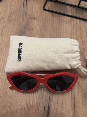 Jacquemus Bambino Sunglasses new, red with gold detail